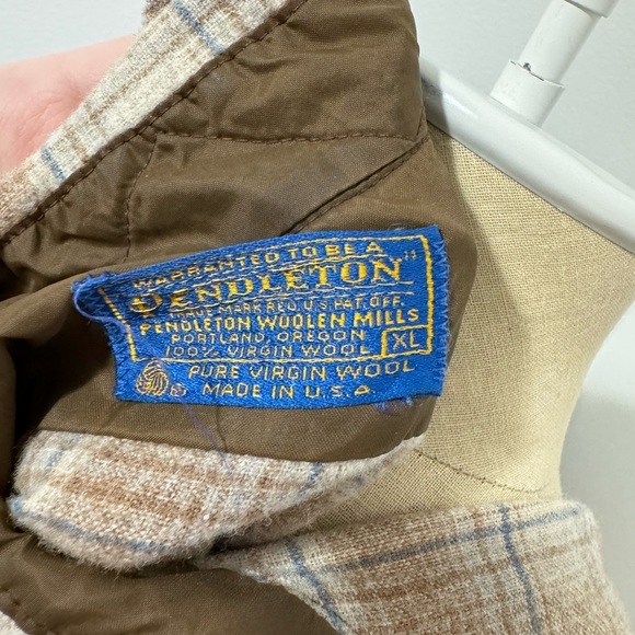 Men’s Pendleton wool button down - Picture 2 of 3